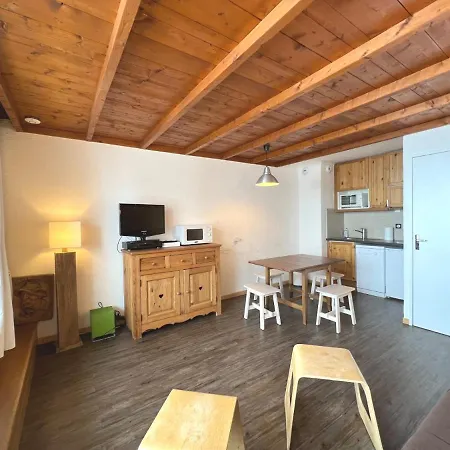 6 Places, Superbe Vue Face A La Montagne, 50m Des Pistes Lägenhet